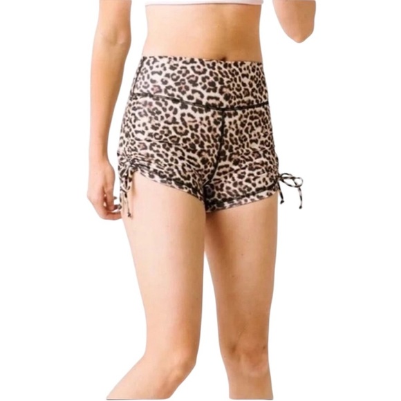 ZYIA Pants - ZYIA Active Leopard Animal Print Ruched Booty Scrunch Tie-Up Shorts Size XS NEW